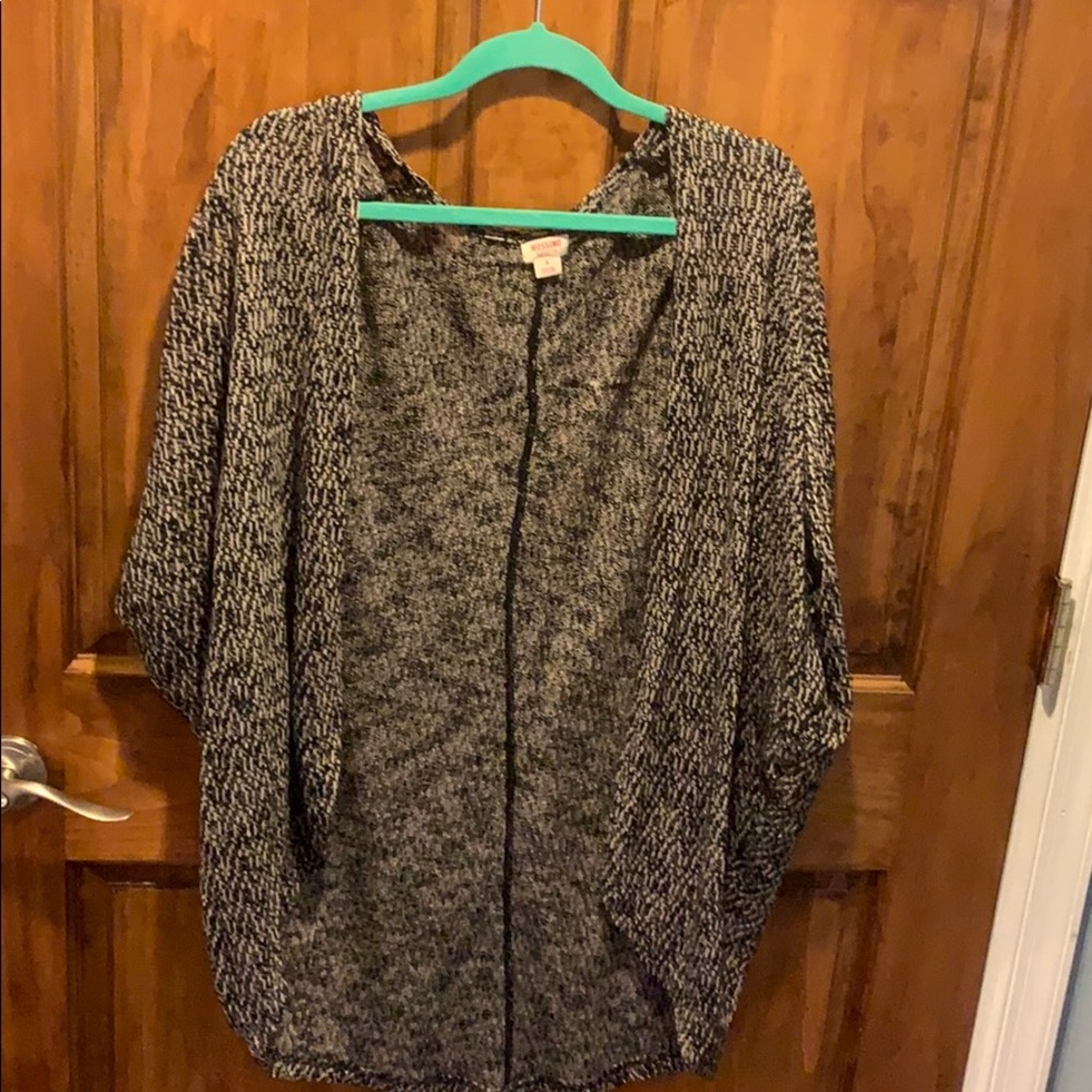 Short sleeve knit cardigan